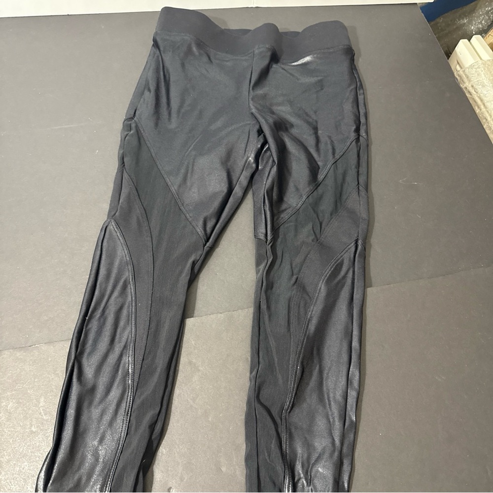 Black Athletic Leggings korral medium